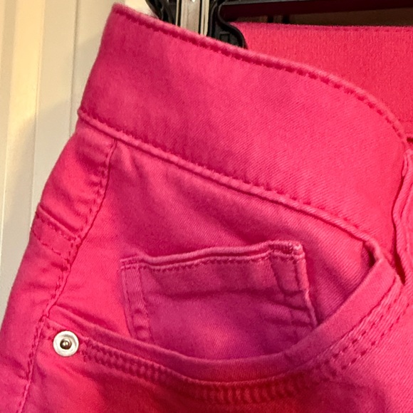 Gibson Latimer Vibrant Pink Ankle Jeans in Excellent Condition. - Picture 3 of 4